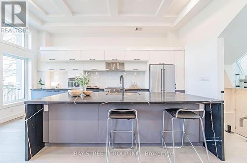 119 Preston Street, Toronto (Birchcliffe-Cliffside), ON - Indoor Photo Showing Kitchen With Upgraded Kitchen