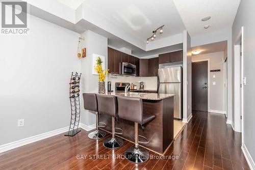 710 - 385 Prince Of Wales Drive, Mississauga (City Centre), ON - Indoor Photo Showing Kitchen