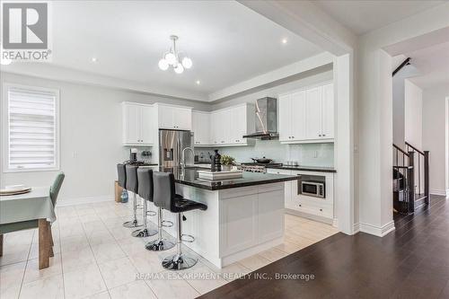 912 Forest Creek Court, Kitchener, ON - Indoor Photo Showing Kitchen