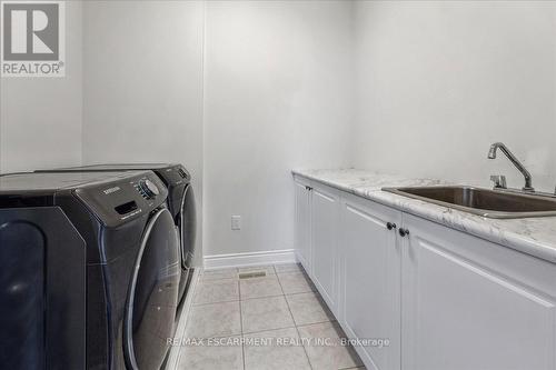 912 Forest Creek Court, Kitchener, ON - Indoor Photo Showing Laundry Room