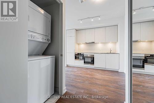 521 - 158 Front Street E, Toronto (Moss Park), ON - Indoor Photo Showing Laundry Room