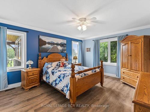 100 Harris Cres, Southgate, ON - Indoor Photo Showing Bedroom