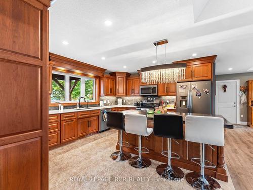 100 Harris Cres, Southgate, ON - Indoor Photo Showing Kitchen With Double Sink