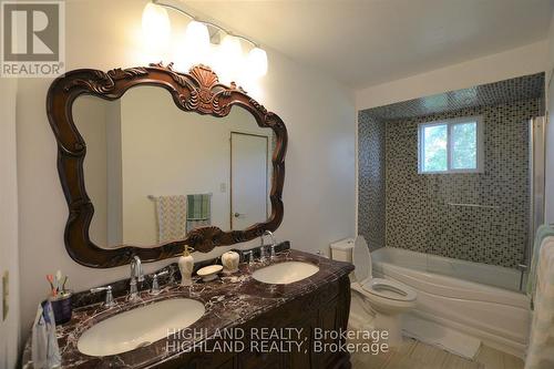 2868 Constable Road, Mississauga (Clarkson), ON - Indoor Photo Showing Bathroom