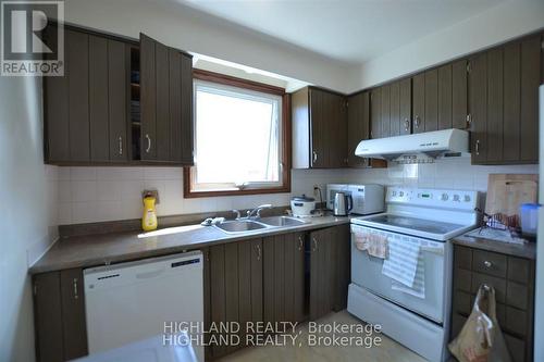 2868 Constable Road, Mississauga (Clarkson), ON - Indoor Photo Showing Kitchen With Double Sink