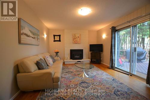 2868 Constable Road, Mississauga (Clarkson), ON - Indoor Photo Showing Living Room With Fireplace