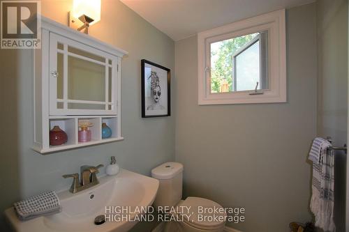 2868 Constable Road, Mississauga (Clarkson), ON - Indoor Photo Showing Bathroom