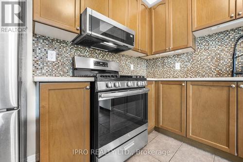 74 Meadowcrest Lane, Brampton, ON - Indoor Photo Showing Kitchen