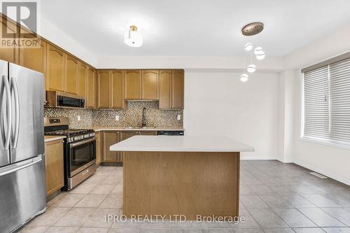 74 Meadowcrest Lane, Brampton, ON - Indoor Photo Showing Kitchen