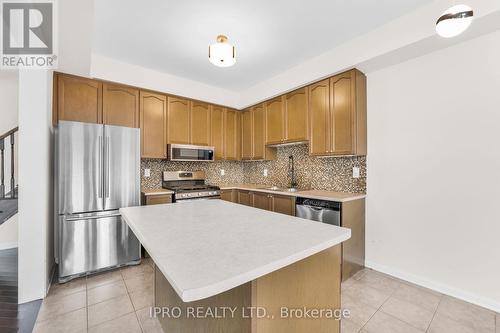 74 Meadowcrest Lane, Brampton, ON - Indoor Photo Showing Kitchen