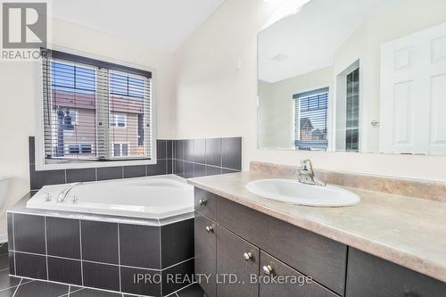 74 Meadowcrest Lane, Brampton, ON - Indoor Photo Showing Bathroom