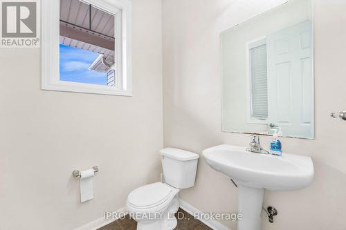 74 Meadowcrest Lane, Brampton, ON - Indoor Photo Showing Bathroom