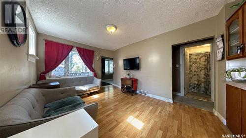 134 J Avenue S, Saskatoon, SK - Indoor