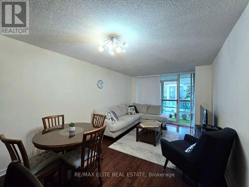 220 - 509 Beecroft Road, Toronto (Willowdale West), ON - Indoor Photo Showing Living Room