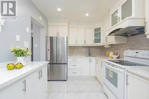 170 Bellefontaine Street, Toronto (L'Amoreaux), ON - Indoor Photo Showing Kitchen