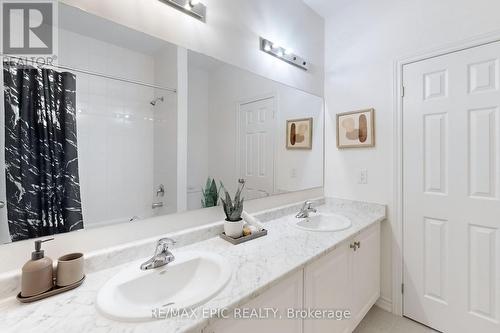 1 Kenneth Ross Bend, East Gwillimbury, ON - Indoor Photo Showing Bathroom