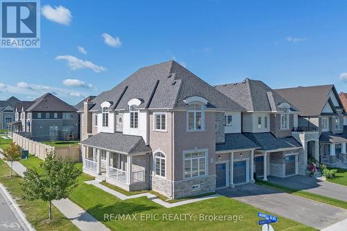 1 Kenneth Ross Bend, East Gwillimbury, ON - Outdoor With Facade