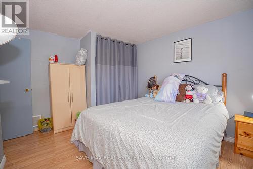 40 Barrington Crescent, Brampton (Heart Lake East), ON - Indoor Photo Showing Bedroom