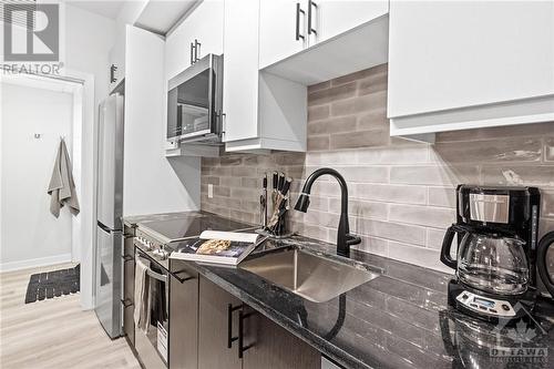 92 Hinton Avenue Unit#516, Ottawa, ON - Indoor Photo Showing Kitchen With Upgraded Kitchen