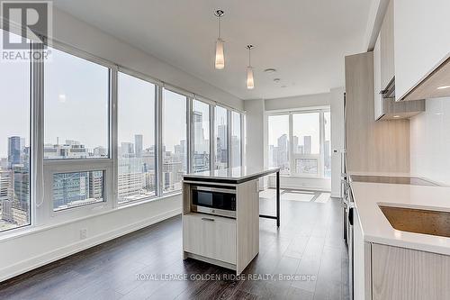 2708 - 203 College Street, Toronto (Kensington-Chinatown), ON - Indoor Photo Showing Kitchen