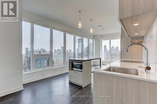 2708 - 203 College Street, Toronto (Kensington-Chinatown), ON - Indoor Photo Showing Kitchen