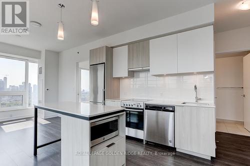 2708 - 203 College Street, Toronto (Kensington-Chinatown), ON - Indoor Photo Showing Kitchen With Upgraded Kitchen