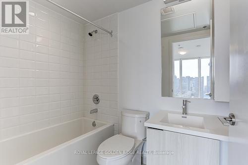 2708 - 203 College Street, Toronto (Kensington-Chinatown), ON - Indoor Photo Showing Bathroom