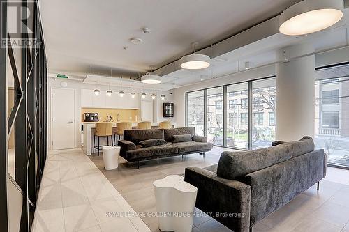 2708 - 203 College Street, Toronto (Kensington-Chinatown), ON - Indoor Photo Showing Living Room