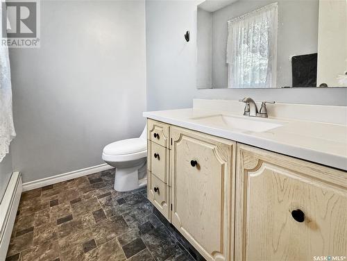 315 3Rd Street W, Wilkie, SK - Indoor Photo Showing Bathroom