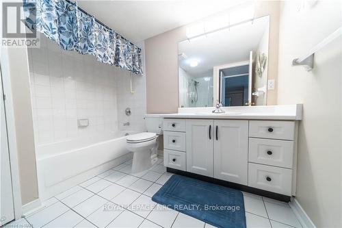 209 - 8111 Forest Glen Drive, Niagara Falls, ON - Indoor Photo Showing Bathroom