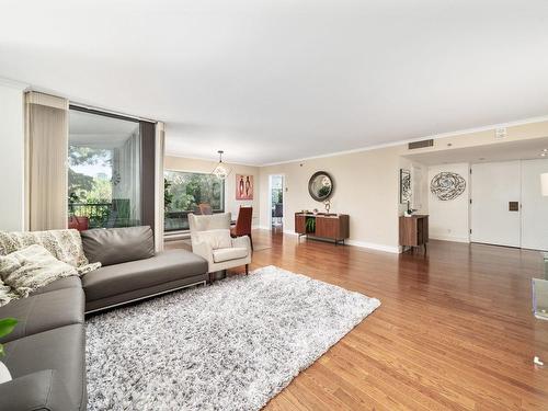 Salon - 512-3577 Av. Atwater, Montréal (Ville-Marie), QC - Indoor Photo Showing Living Room