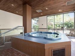 Hot tub - 