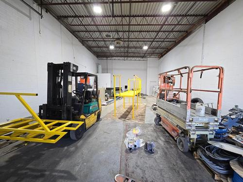 Warehouse - 13-755 Boul. Du Curé-Boivin, Boisbriand, QC - Indoor Photo Showing Garage