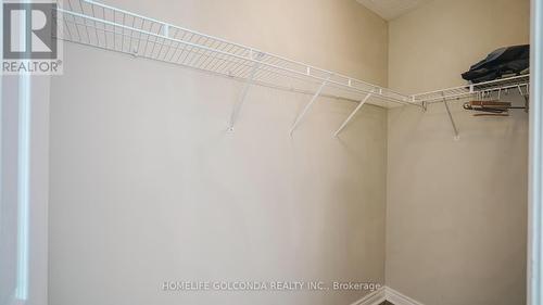 21 Bentley Crescent, Barrie (400 West), ON - Indoor With Storage