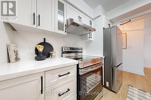 805 - 3 Pemberton Avenue, Toronto (Newtonbrook East), ON - Indoor Photo Showing Kitchen