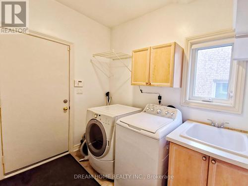 33 Palomino Drive, Richmond Hill (Westbrook), ON - Indoor Photo Showing Laundry Room