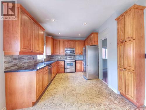 33 Palomino Drive, Richmond Hill (Westbrook), ON - Indoor Photo Showing Kitchen