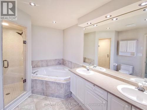 33 Palomino Drive, Richmond Hill (Westbrook), ON - Indoor Photo Showing Bathroom