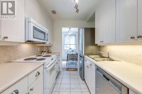 109 - 158 Crescent Road, Toronto (Rosedale-Moore Park), ON - Indoor Photo Showing Kitchen With Double Sink