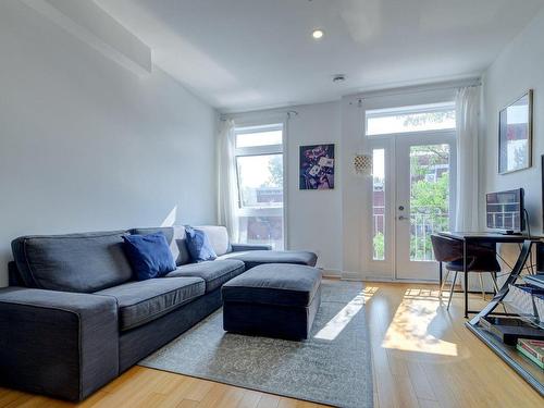 Living room - 203-2455 Rue Du Centre, Montréal (Le Sud-Ouest), QC - Indoor Photo Showing Living Room