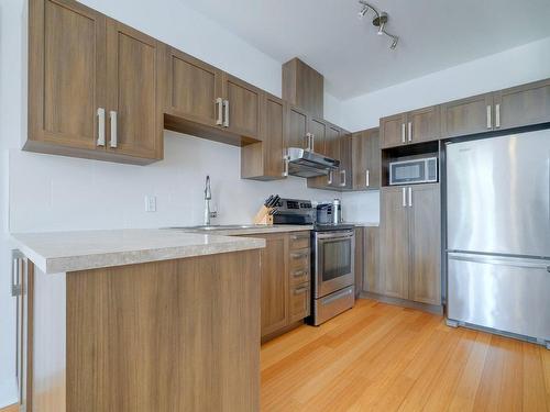 Kitchen - 203-2455 Rue Du Centre, Montréal (Le Sud-Ouest), QC - Indoor Photo Showing Kitchen