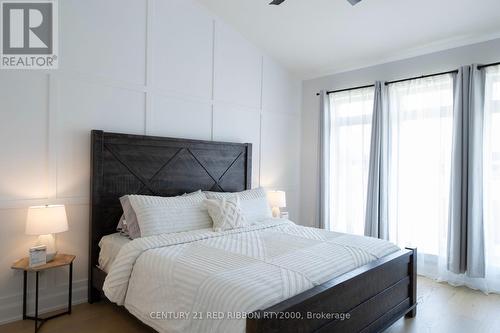 11 Briscoe Crescent, Strathroy-Caradoc (Ne), ON - Indoor Photo Showing Bedroom