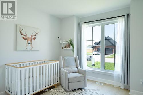 11 Briscoe Crescent, Strathroy-Caradoc (Ne), ON - Indoor Photo Showing Bedroom