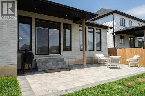 11 Briscoe Crescent, Strathroy-Caradoc (Ne), ON - Outdoor With Deck Patio Veranda