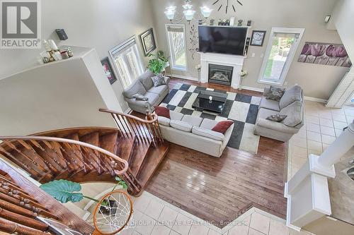 22 Benjamin Lane, Barrie (Painswick South), ON - Indoor Photo Showing Living Room With Fireplace