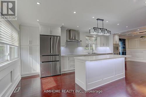 1694 Wembury Road, Mississauga (Lorne Park), ON - Indoor Photo Showing Kitchen With Upgraded Kitchen