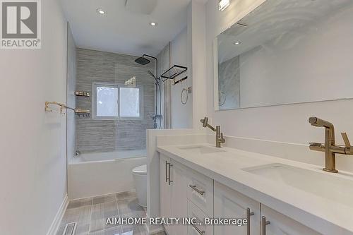 1694 Wembury Road, Mississauga, ON - Indoor Photo Showing Bathroom