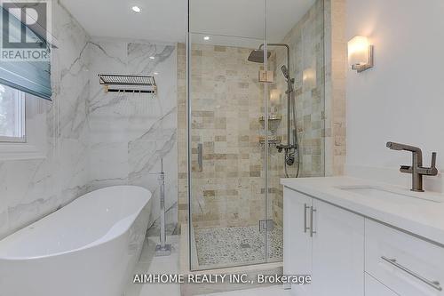 1694 Wembury Road, Mississauga, ON - Indoor Photo Showing Bathroom