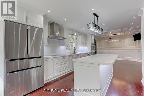 1694 Wembury Road, Mississauga (Lorne Park), ON - Indoor Photo Showing Kitchen With Upgraded Kitchen