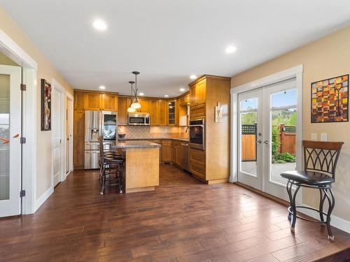 1922 Gardiner Road, Kamloops, BC - Indoor Photo Showing Kitchen